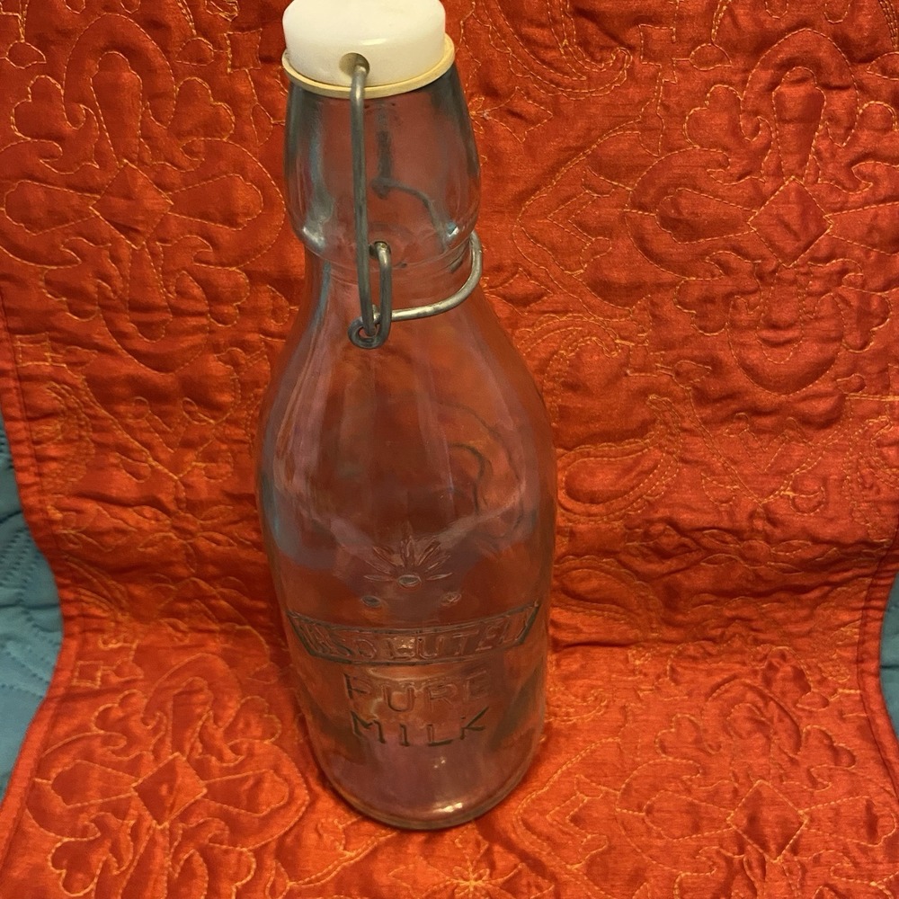 VTG ABSOLUTELY PURE MILK GLASS BOTTLE Italy~EMBOSSED LETTERS & COW Farmhouse